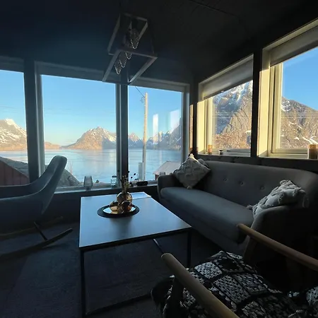 Reinefjord Panorama Ferienhaus *